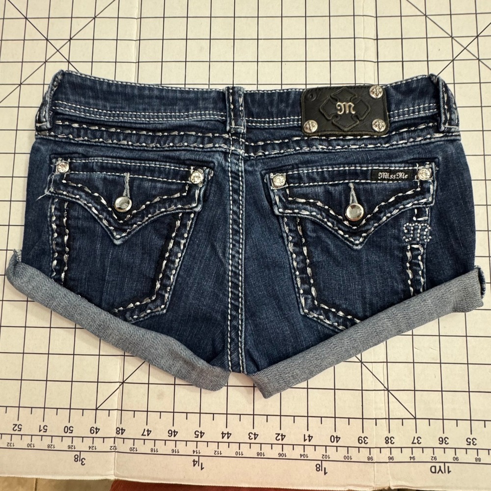 Miss Me Skinny Dark Wash Rhinestone Cuffed Denim Shorts JS5014S95 Womens 30